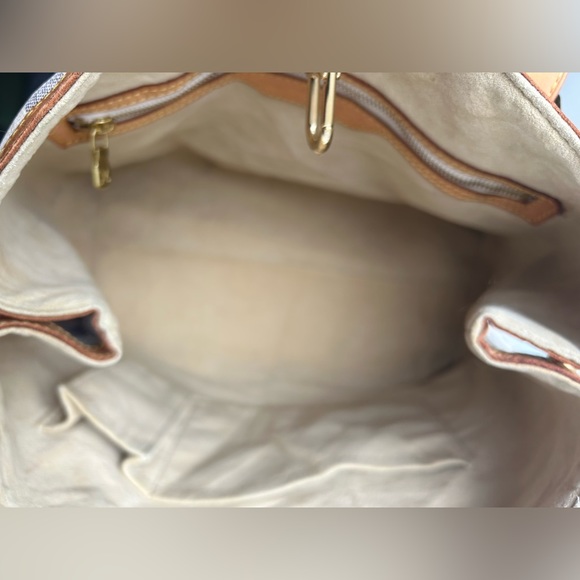 AUTHENTIC !! Louis Vuitton tote. - Picture 5 of 16